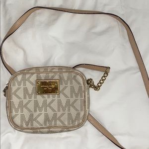 Michael kors cross body bag used